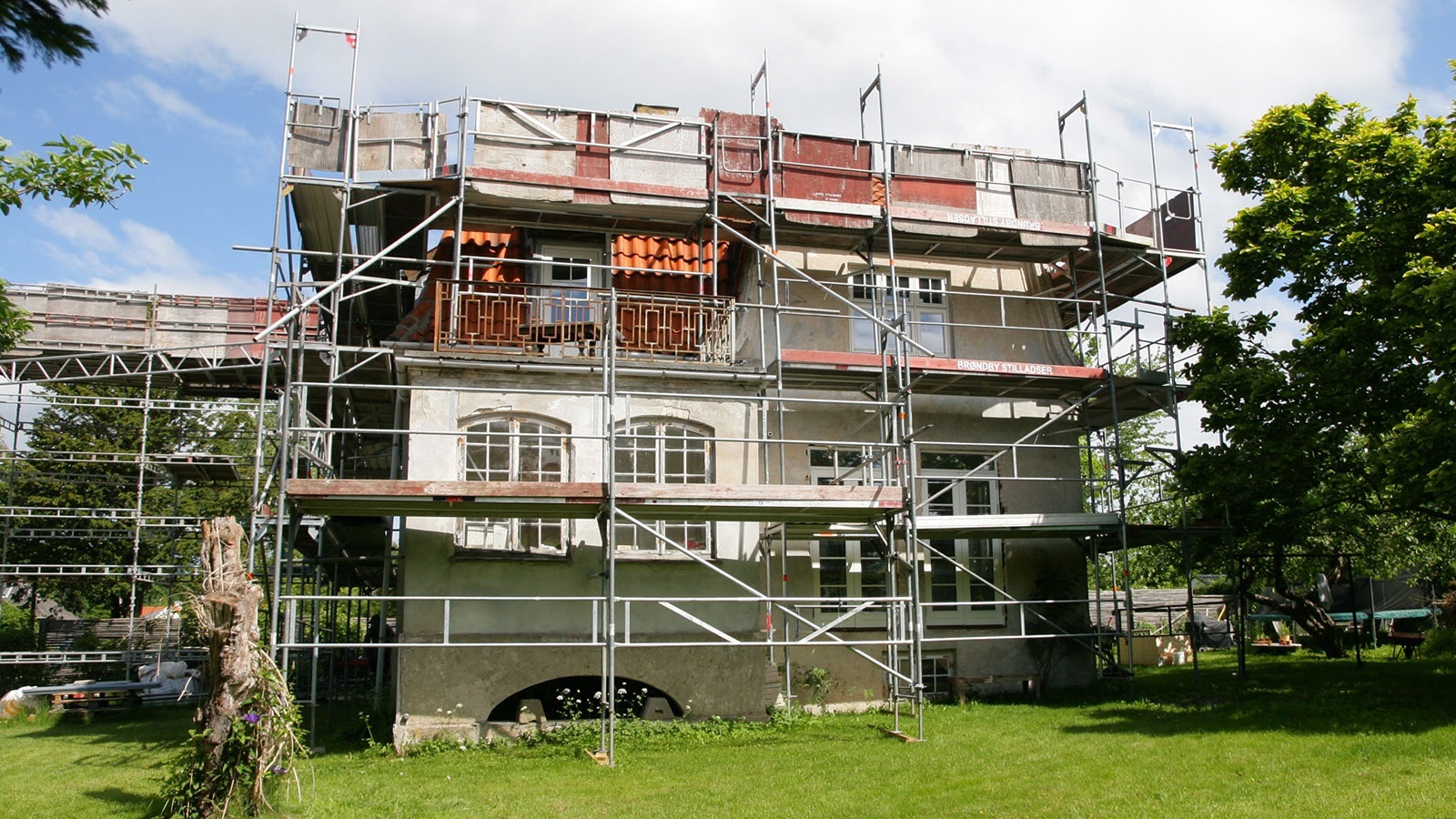 Tradycyjny dom murowany w Holte